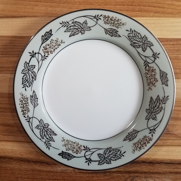 Noritake China porcelain, Silvane #5487, 5 bread & butter plates, 5 soup - Picture 11 of 13